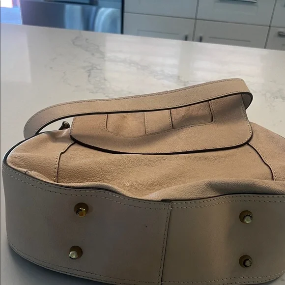 Elegant Cream Leather Chloe Shoulder Bag - Picture 6 of 6